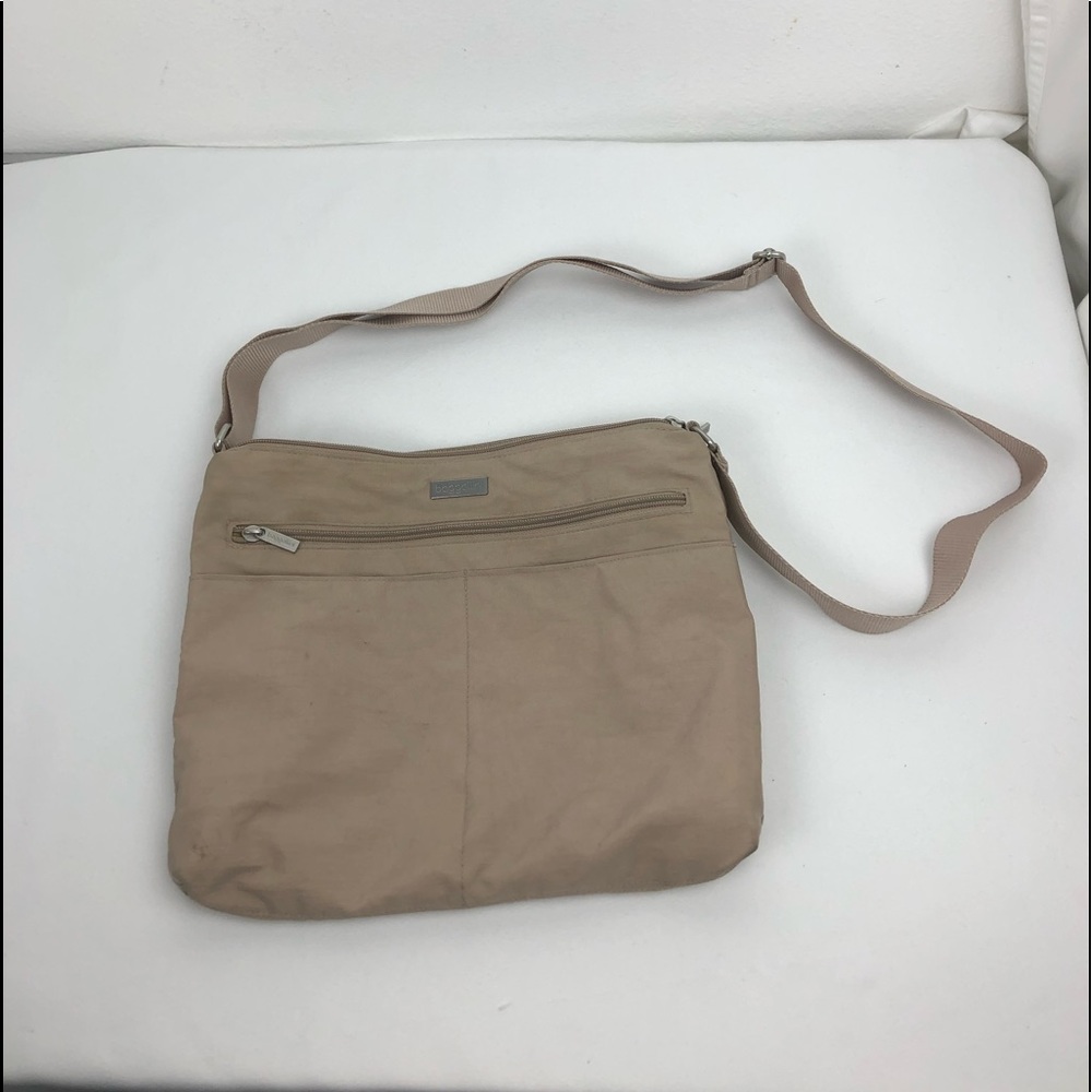 Baggallini travel bag